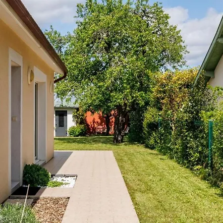 Maison Familiale Avec Jardin A Libourne, Calme, Proche Marche Et