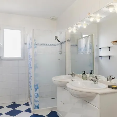 Maison Familiale Avec Jardin A Libourne, Calme, Proche Marche Et *