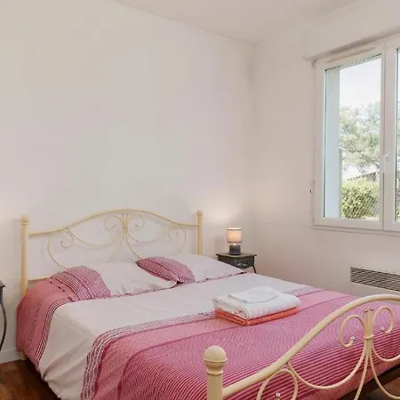 Maison Familiale Avec Jardin A Libourne, Calme, Proche Marche Et *