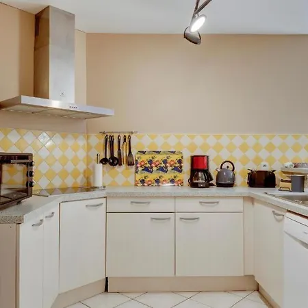 Maison Familiale Avec Jardin A Libourne, Calme, Proche Marche Et